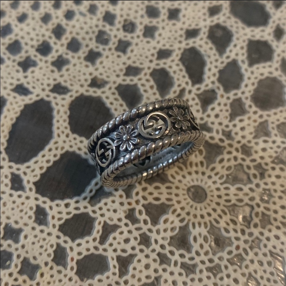Gucci ring